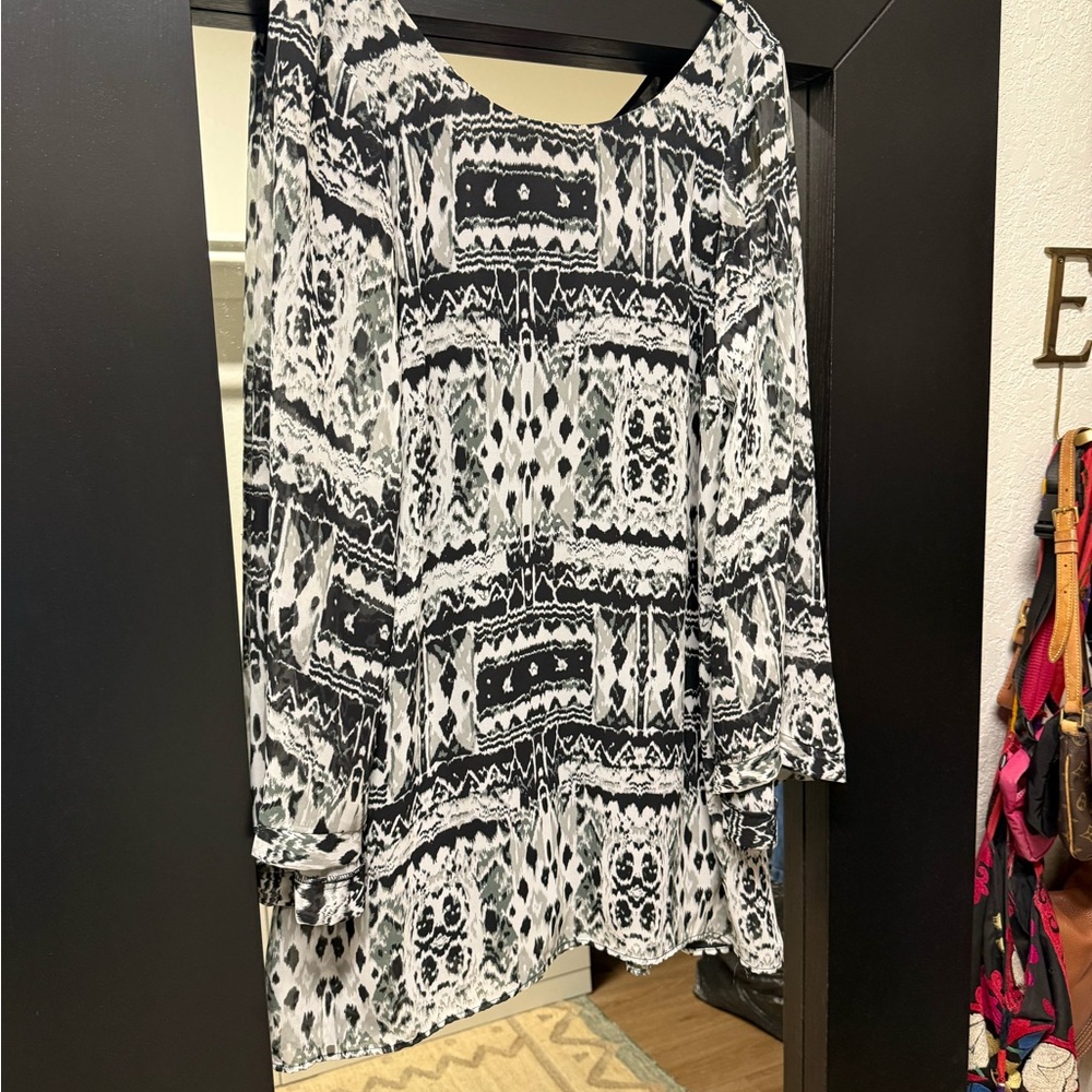 Stylish Black and White Patterned Women's Dress